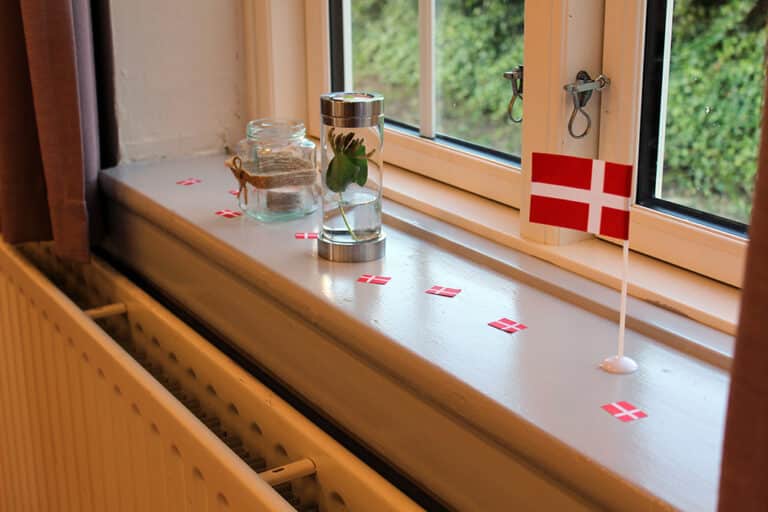 Lidt hygge ved de nyere vinduer